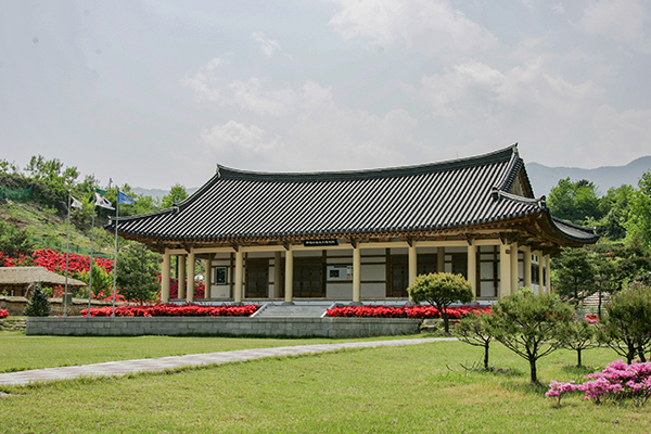 Dongpyeonje Initiation Hall